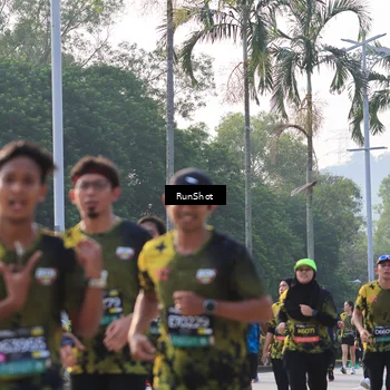 Runner Photo 6998508