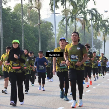 Runner Photo 6998513