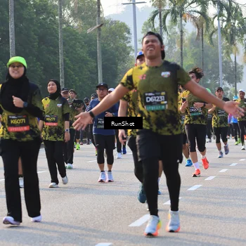 Runner Photo 6998519