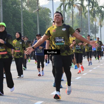 Runner Photo 6998523