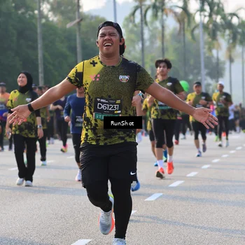 Runner Photo 6998543