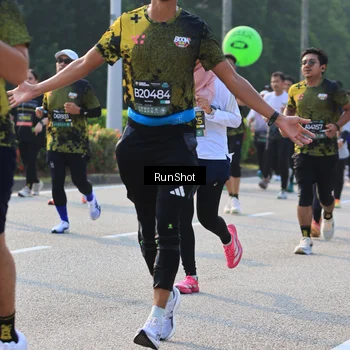 Runner Photo 6998628