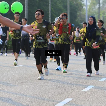 Runner Photo 6998652