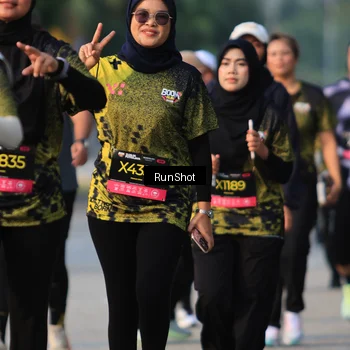 Runner Photo 6998710