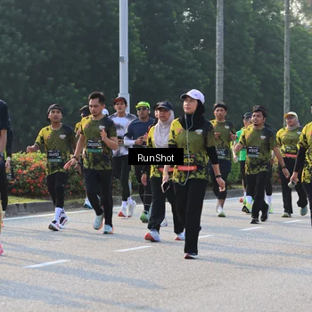 Runner Photo 6998760