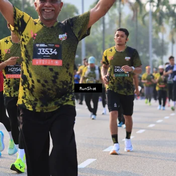 Runner Photo 6998868