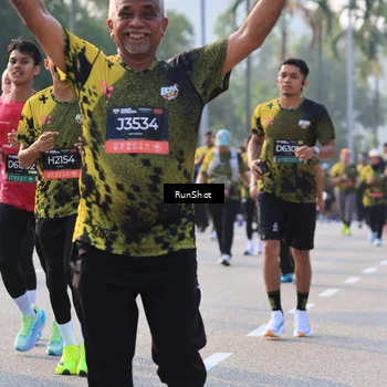 Runner Photo 6998871