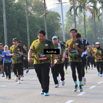 Runner Photo 6998926