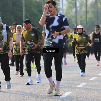 Runner Photo 6998966