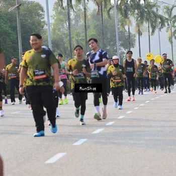 Runner Photo 6998971
