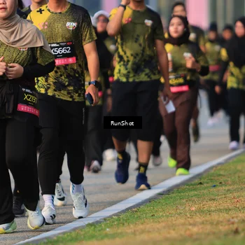 Runner Photo 6998972
