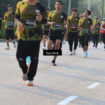 Runner Photo 6999035