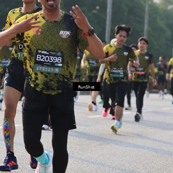 Runner Photo 6999039