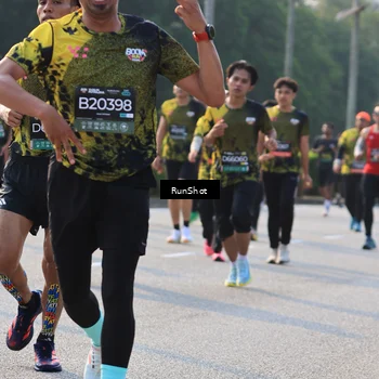 Runner Photo 6999041