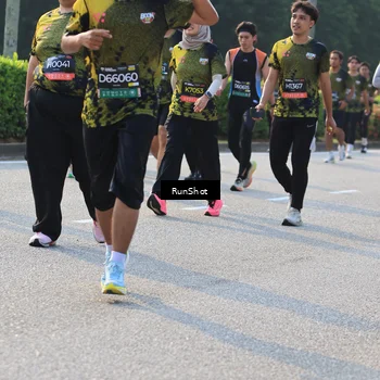 Runner Photo 6999057