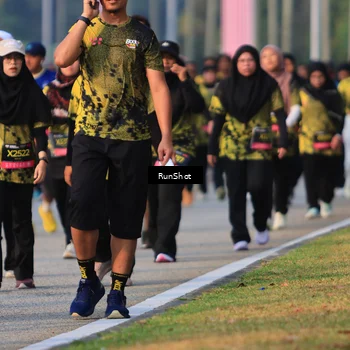 Runner Photo 6999063