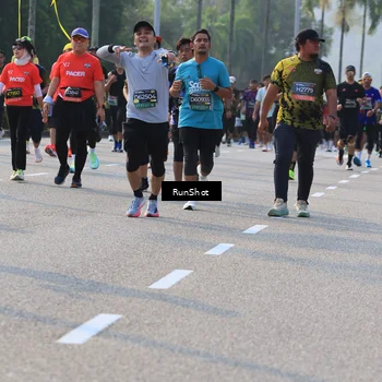 Runner Photo 6999181