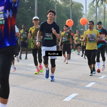 Runner Photo 6999289