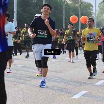 Runner Photo 6999295