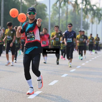 Runner Photo 6999307