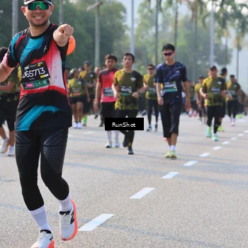 Runner Photo 6999318