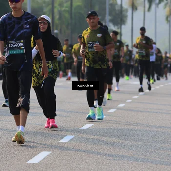 Runner Photo 6999335