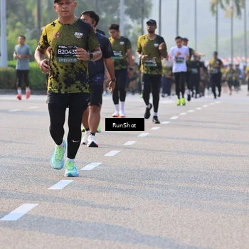 Runner Photo 6999340
