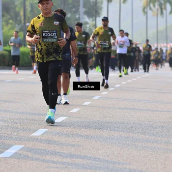 Runner Photo 6999341