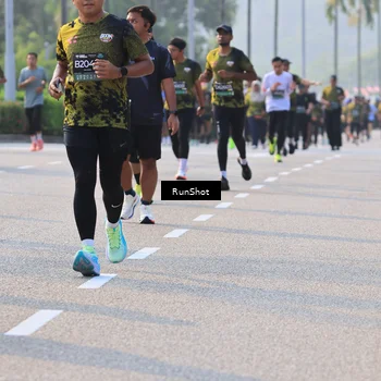 Runner Photo 6999346