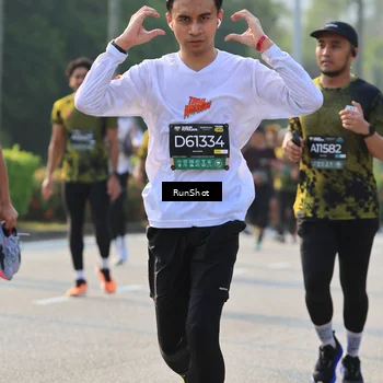 Runner Photo 6999404