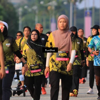 Runner Photo 6999411