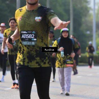 Runner Photo 6999420