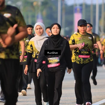 Runner Photo 7000172