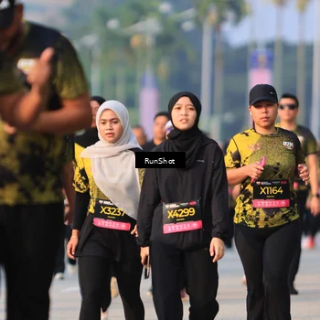 Runner Photo 7000181