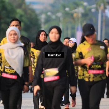 Runner Photo 7000302