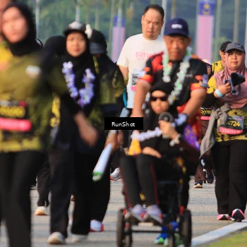 Runner Photo 7000673