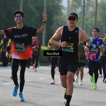 Runner Photo 7000687