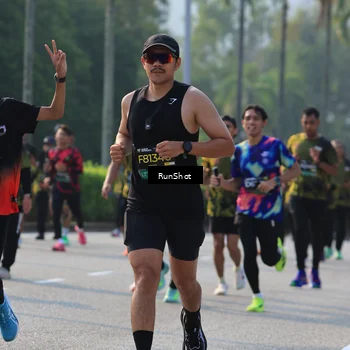 Runner Photo 7000693