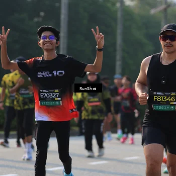 Runner Photo 7000698