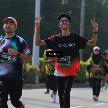 Runner Photo 7000700