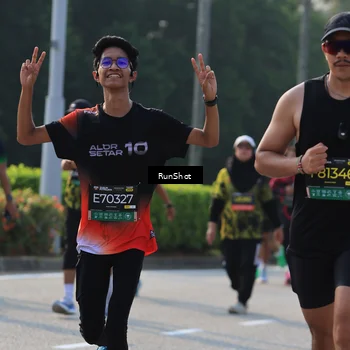 Runner Photo 7000701