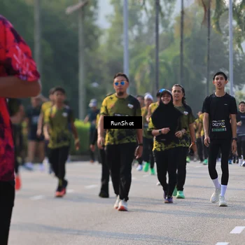 Runner Photo 7000801