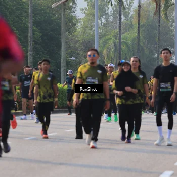 Runner Photo 7000803