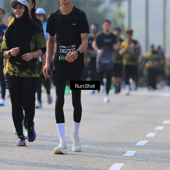 Runner Photo 7000812