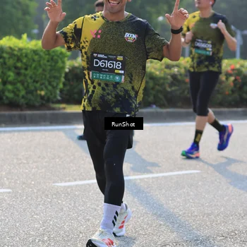 Runner Photo 7000876