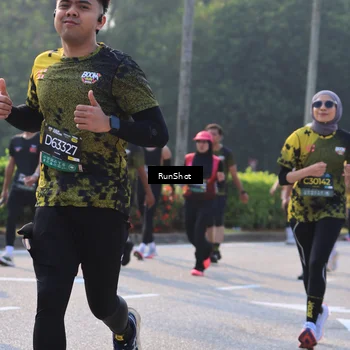 Runner Photo 7000900