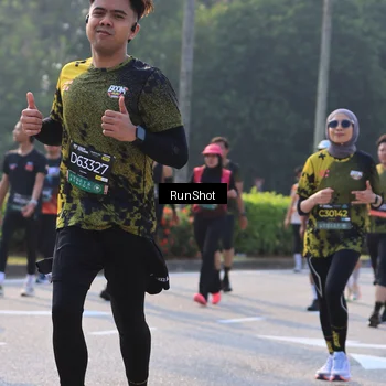 Runner Photo 7000901