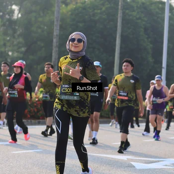 Runner Photo 7000903