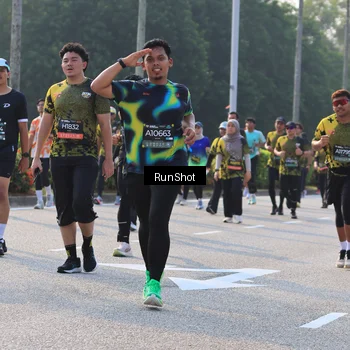 Runner Photo 7000915