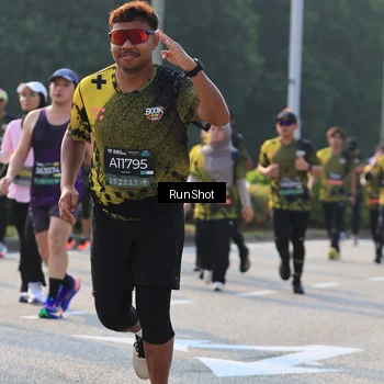Runner Photo 7000937